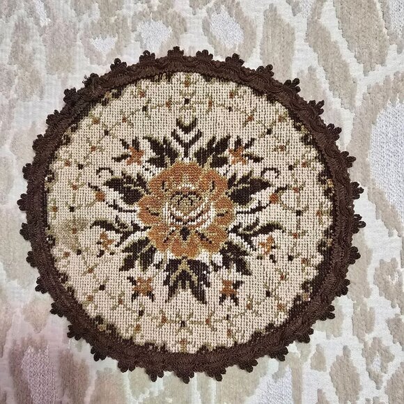 Vintage Set of 2 MCM Floral Embroidered Lace Doilies Round & Oval Beige & Brown - Picture 5 of 9